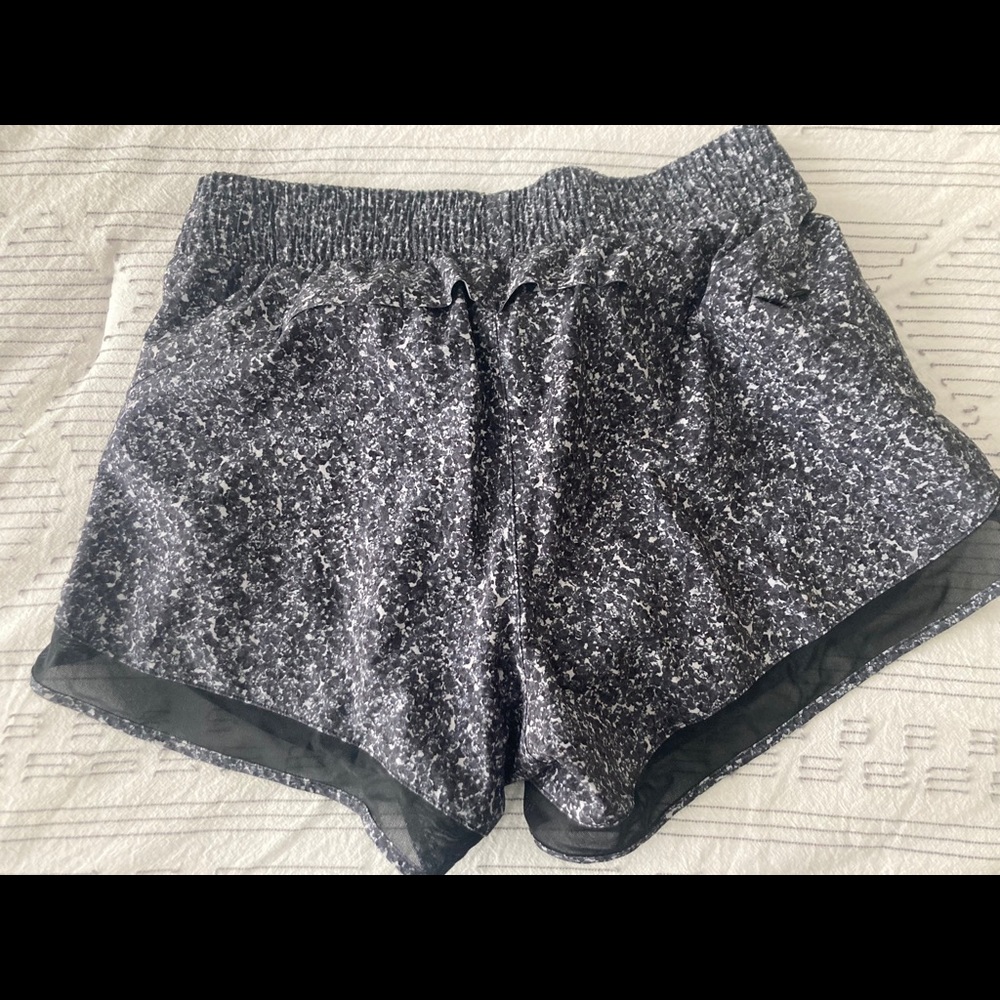 Athleta Mesh Racer Run Short - Picture 4 of 6